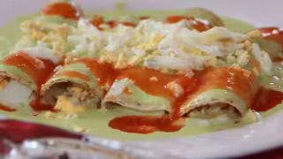 Destacan opciones sin carne roja como papadzules, chiles rellenos y tamales de chaya