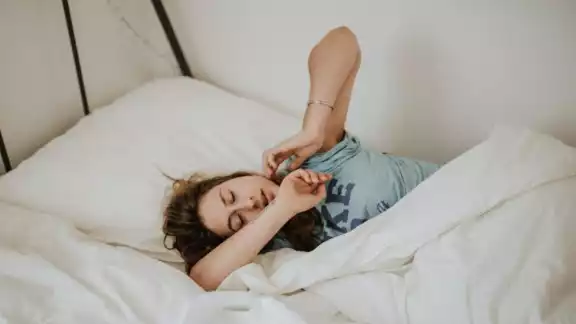 Esto es lo que pasa cuando 'se te sube el muerto', expertos explican la parálisis del sueño Esto es lo que pasa cuando 'se te sube el muerto', expertos explican la parálisis del sueño