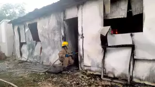 Se incendia campamento de la  Sedena en la Vía Federal 307 en Tulum