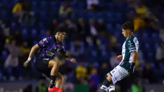 América aprovecha superioridad numérica para golear a Santos y entrar a Play-In 