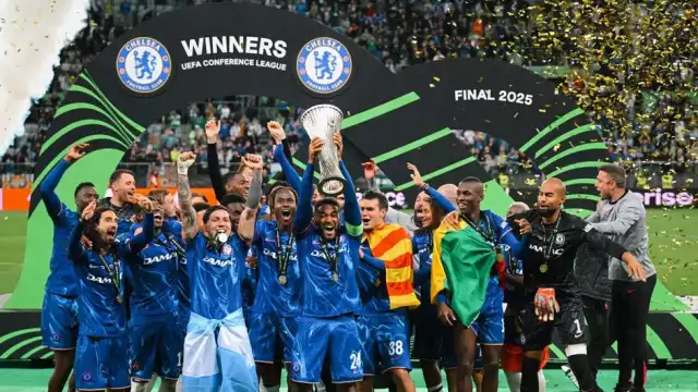 El Chelsea tendrá que elegir que torneo disputar