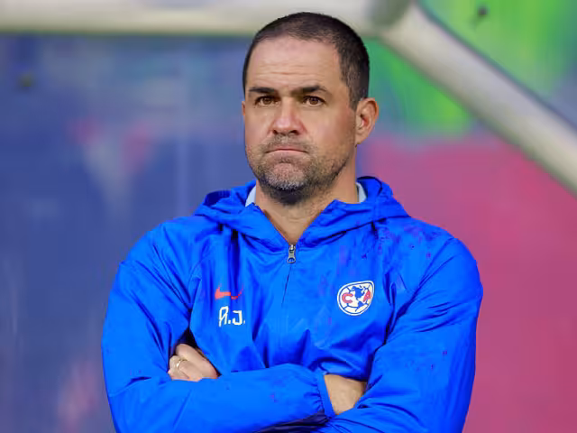 Jardine se molesta con el arbitraje y actuación del Toluca