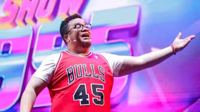 Franco Escamilla durante una presentación en Colombia