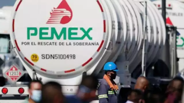 Firman Pemex y sindicato petrolero el contrato 2025–2027 con alza salarial