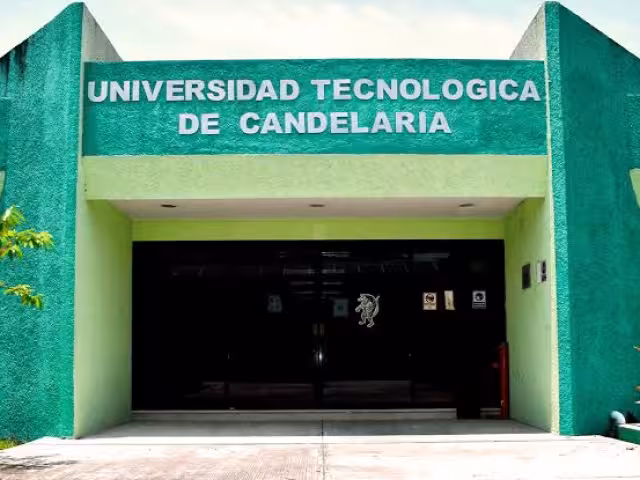 Entre 70 y 80 exalumnos de la Utecan llevan más de tres años esperando sus títulos profesionales