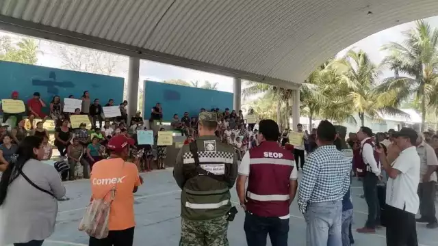 Sedena debe reparar más de 38 kilómetros que pertenecen a las comunidades de Nicolás Bravo y Tres Garantías