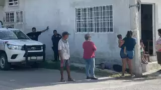 Tensión en colonia La Playa: hombre bocabajo espera ambulancia sin respuesta