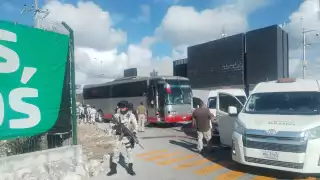 Aseguran a 50 migrantes en un filtro de seguridad en Playa del Carmen