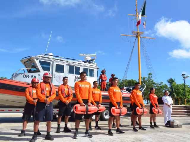 La Secretaría de Marina puso en marcha la Operación Salvavidas Verano 2025 en Campeche.