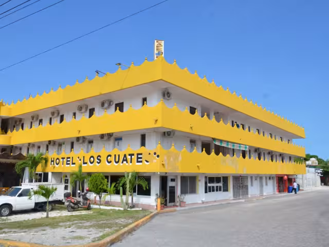 El sector hotelero en Ciudad del Carmen enfrenta una crisis por impagos en cadena de contratistas de PEMEX.