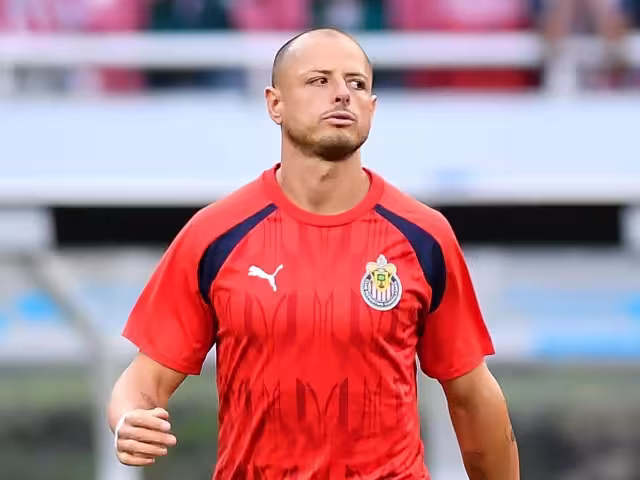 Chicharito Hernández responde a los abucheos de la afición de Las Chivas