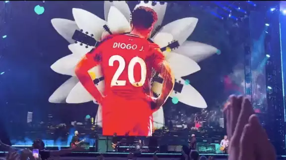 Diogo apareción con su dorsal en la pantalla principal