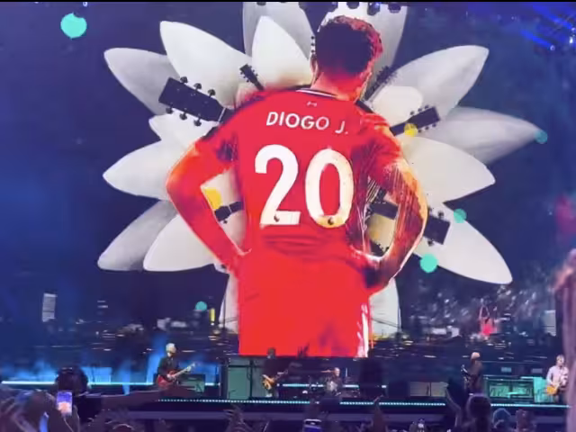 Diogo apareción con su dorsal en la pantalla principal