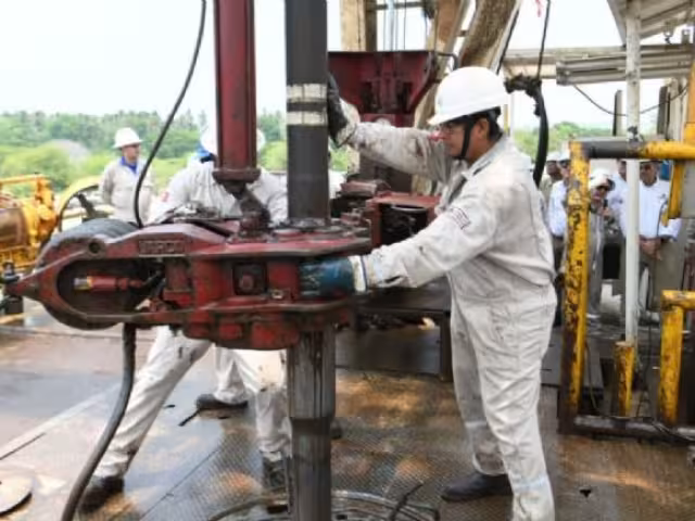 El descenso mensual se debió principalmente al desplome en tres de los cuatro sectores que integran el IMAI