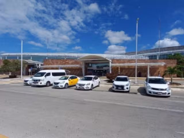 El Aeropuerto Internacional de Campeche “Ing. Alberto Acuña Ongay” es un atractivo para el turismo de convenciones, según el “Catálogo de Recintos de la Zona Maya” de Sectur.