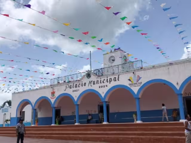 La actividad económica principal en el municipio de Quintana Roo es la agricultura, con cultivos como el maíz, el frijol y la calabaza