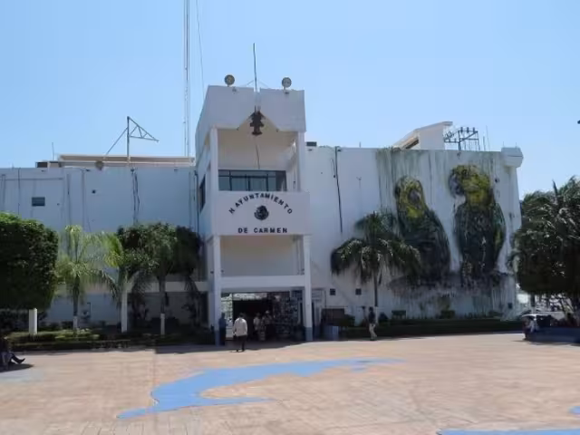 El consejero estatal del partido del Sol Azteca considera que la Gobernadora debe poner un mayor énfasis para mejorar la calidad de vida de los carmelitas.