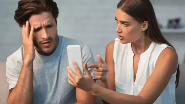 Mujer expone infidelidad de su pareja con código QR y se hace viral