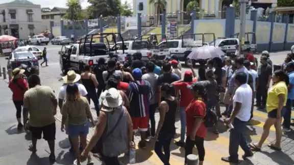 En san Andrés Tuxtla, Veracruz, pobladores tomaron el Palacio Municipal luego de la muerte de un comerciante a manos de policías
