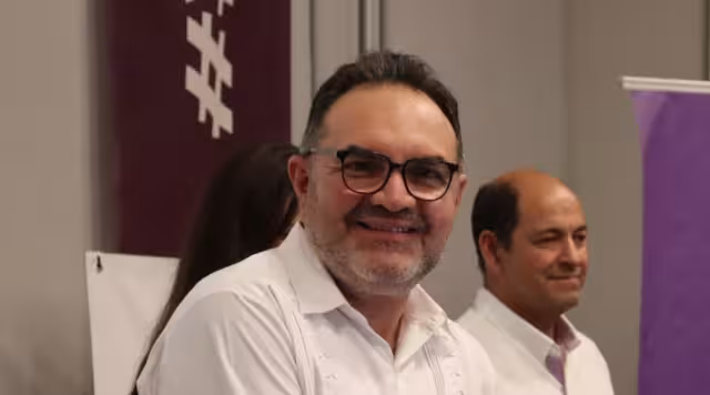 Desde hace unos días, estudiantes y personal educativo ha señalado al Rector por supuesto hostigamiento