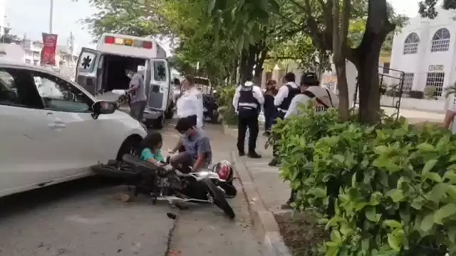 Dos lesionados en la avenida Central