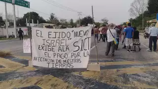 Ejidatarios bloquean la carretera federal Chetumal-Mérida