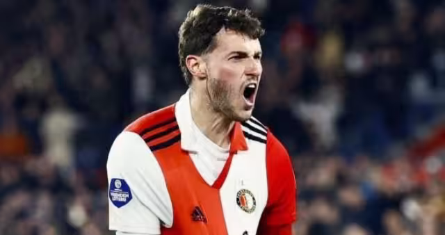 Santi Giménez se quedaría en Roterdam