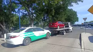 Ante las irregularidades de transportistas, se llevó a cabo la revisión de los documentos para que presten el servicio de manera legal.