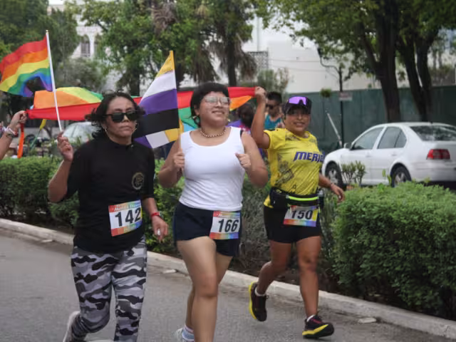 Alrededor de 450 corredores tomaron el balazo de salida en las puertas del Museo Palacio Cantón