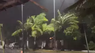 Captan fuertes vientos de Beryl al tocar tierra en Tulum: VIDEO