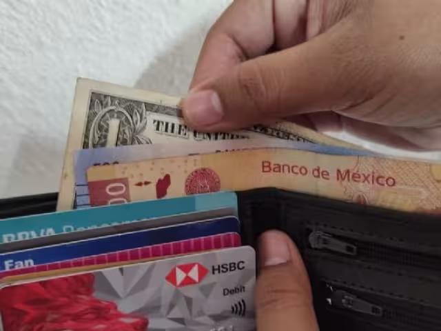 Analistas advierten la posibilidad de que Donald Trump imponga impuestos a las remesas