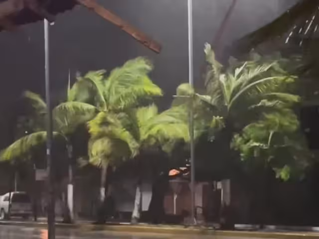 Beryl tocó tierra como categoría 2 en Tulum, Quintana Roo