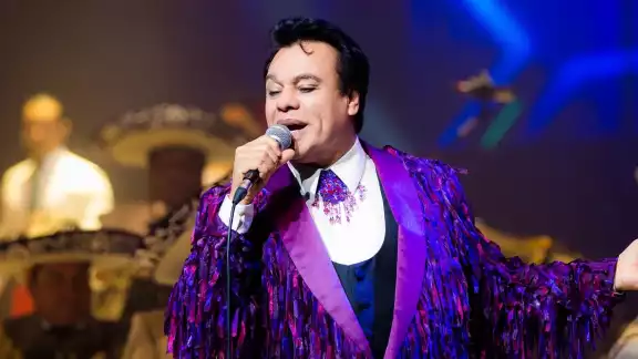 Google crea doodle en honor a Juan Gabriel por aniversario de éxito en el Hot Latin Song de Billboard Google crea doodle en honor a Juan Gabriel por aniversario de éxito en el Hot Latin Song de Billboard