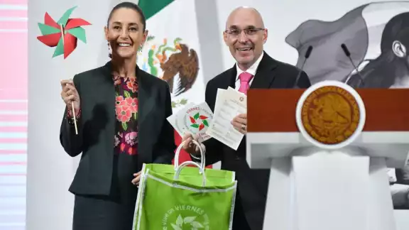 Claudia Sheinbaum, presidenta de México y Octavio de la Torre de Stéffano, presidente de la Concanaco-Servytur Claudia Sheinbaum, presidenta de México y Octavio de la Torre de Stéffano, presidente de la Concanaco-Servytur