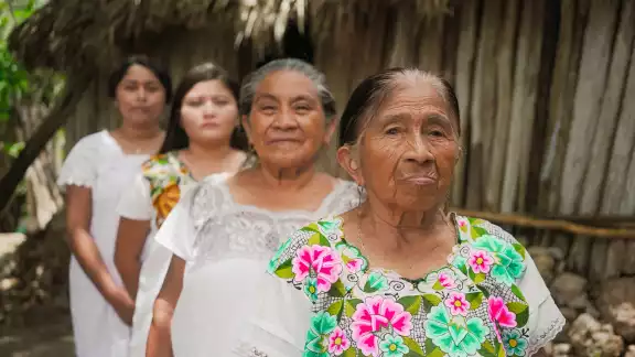 Por primera vez, los pueblos y comunidades indígenas y afromexicanas son reconocidos como sujetos de derecho y patrimonio propio Por primera vez, los pueblos y comunidades indígenas y afromexicanas son reconocidos como sujetos de derecho y patrimonio propio