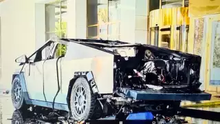 Esto encontraron en el Tesla Cybertruck que explotó frente al Hotel Trump
