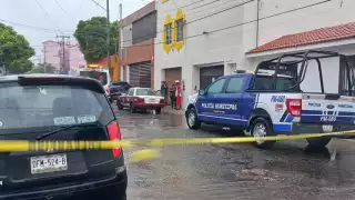 Una persona de la tercera edad falleció dentro de un taxi en la colonia Tecolutla mientras se dirigía al IMSS