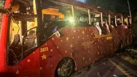 Al menos 7 personas murieron por accidente de autobús de Mississippi Al menos 7 personas murieron por accidente de autobús de Mississippi