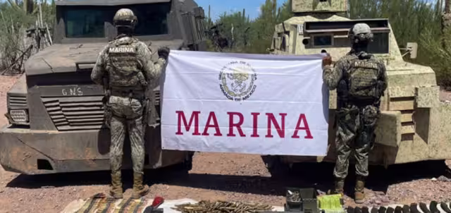Elementos de la Secretaría de Marina aseguraron vehículos blindados y armas en el municipio de Caborca en Sonora