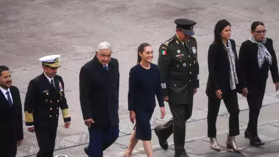 AMLO y Sheinbaum en la conmemoración por las víctimas de los sismos de 1985 y 2017 AMLO y Sheinbaum en la conmemoración por las víctimas de los sismos de 1985 y 2017