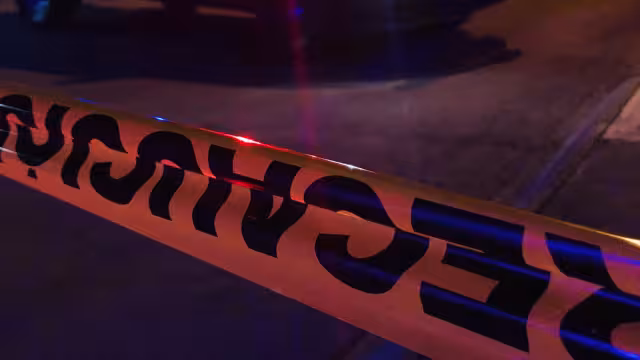 El cuerpo del hombre fue hallado colgado en unos barrotes de un juego infantil