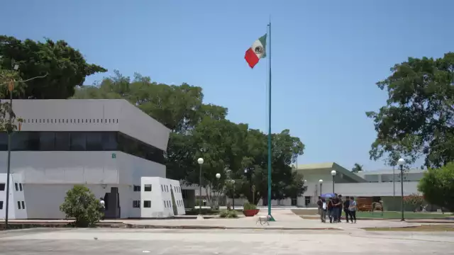 Los profesores de la institución piden devolución de horas recortadas y un nuevo tabulador