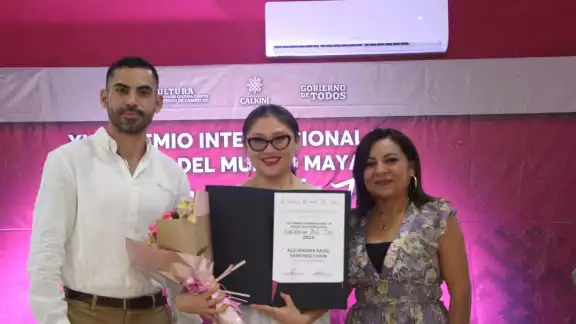 Alejandra Sasil Sánchez Chan ganó el XVII Premio Internacional de Poesía del Mundo Maya “Waldemar Noh Tzec, 2024”. Alejandra Sasil Sánchez Chan ganó el XVII Premio Internacional de Poesía del Mundo Maya “Waldemar Noh Tzec, 2024”.