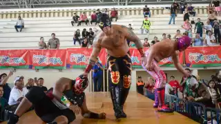 Entre sillazos y vuelos espectaculares: CMLL lleva la fiesta grande a Mérida