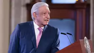 López Obrador afirma que la relación con EU sigue, pese a la 'pausa' con Ken Salazar