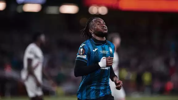Ademola Lookman fue el héroe de Atalanta frente a Bayer Leverkusen