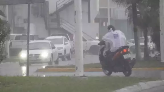 Fuertes lluvias persisten en Campeche Fuertes lluvias persisten en Campeche