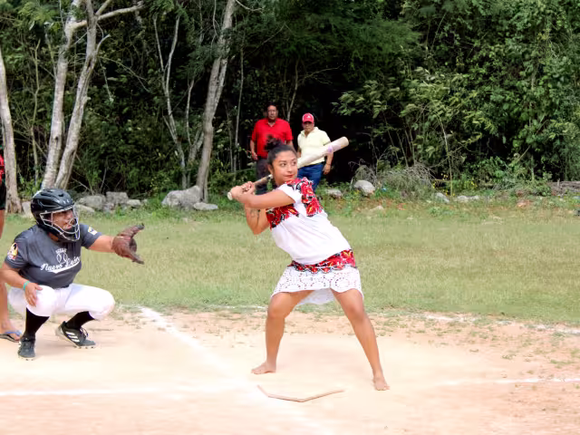 Siete años han pasado desde que comenzaron a jugar softbol, impulsado por una Caravana de Salud.