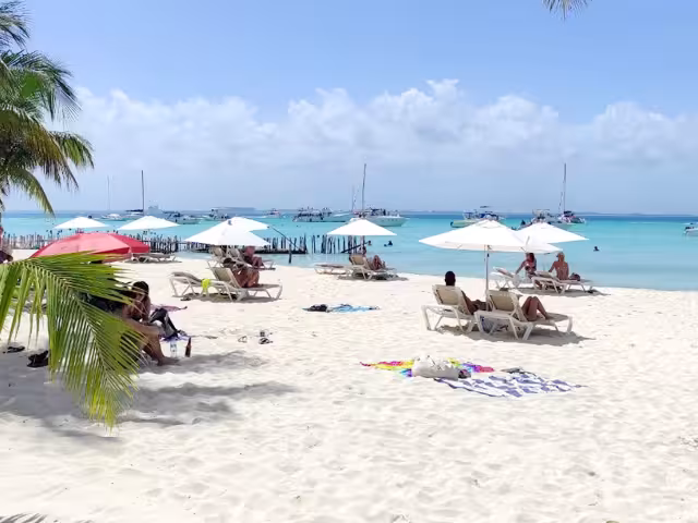 Debido a su ubicación geográfica, el sargazo no llega a la famosa isla