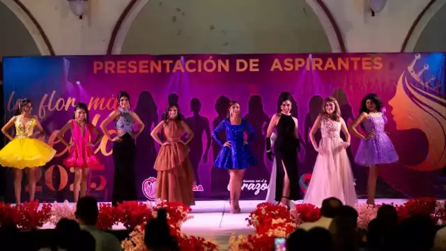 Ocho jóvenes fueron presentadas como aspirantes al título Flor Más Bella Escárcega 2025.